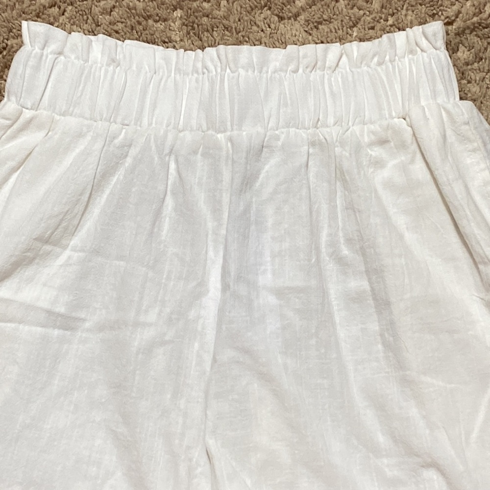 NWT Showpo. White High Waisted Elastic Waist Shorts 4 - Picture 4 of 7